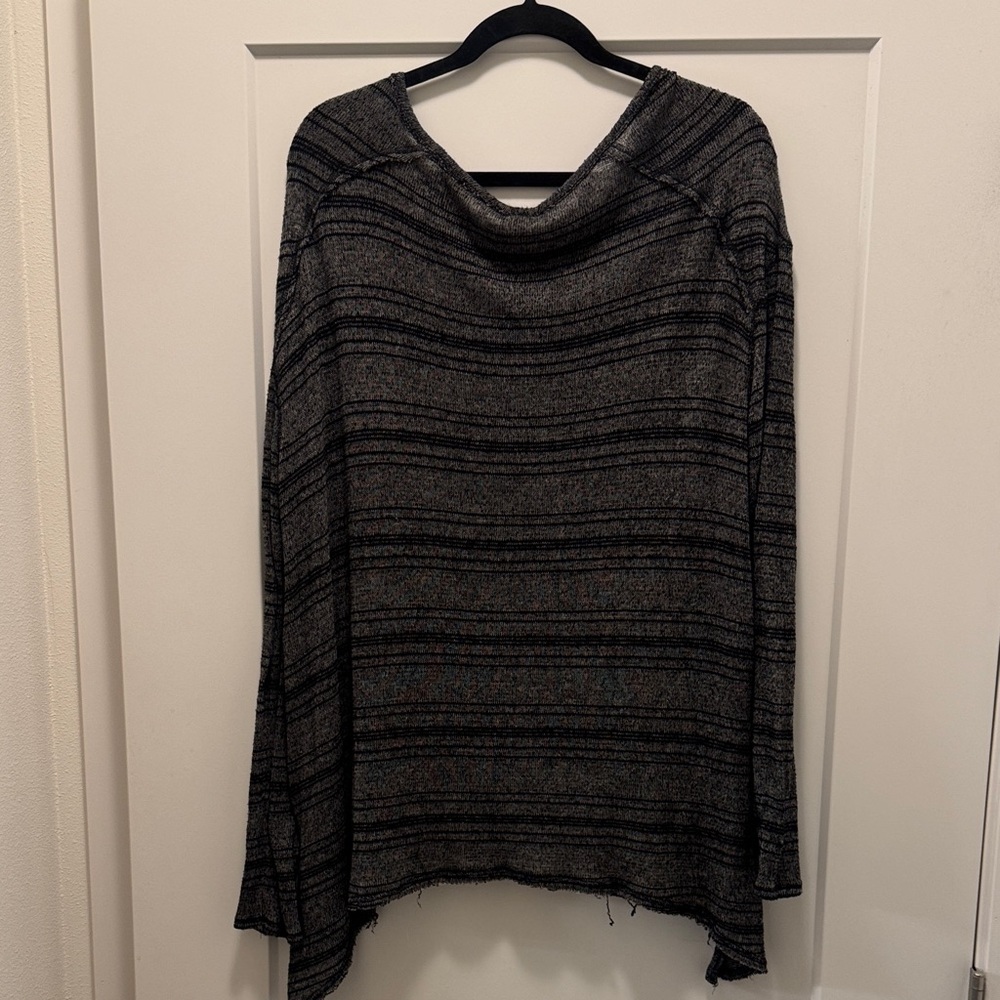 We The Free V-Neck Sweater. XL. Like New!! - Picture 4 of 4